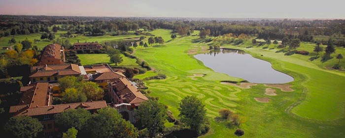 Vy över Le Robinie Golf & Resort, hotell och golfbana